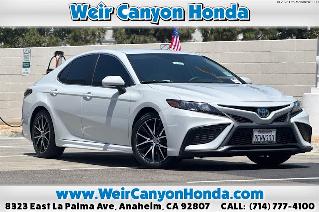 2022 Toyota Camry Hybrid 
