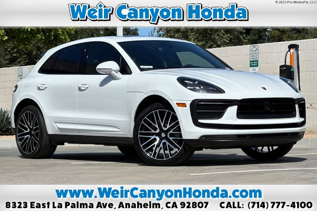 2022 Porsche Macan Base
